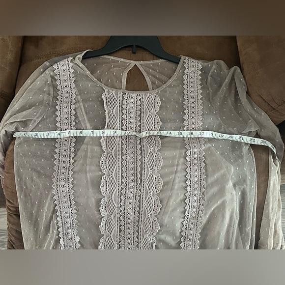 Maurice’s sheer embroidered woman’s long sleeve blouse - Picture 9 of 10